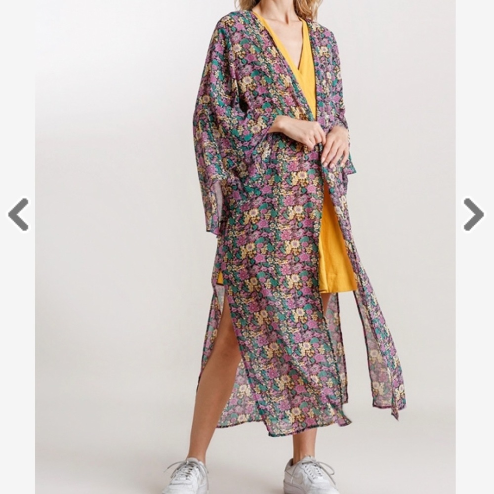 💥SALE 💥Umgee - Sheer Floral Bell Sleeve Kimono